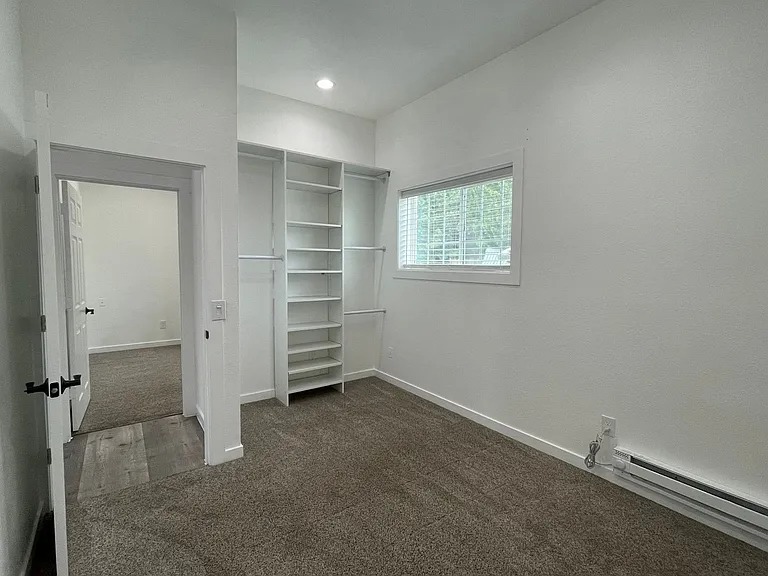 312 S Kellogg St #B — Photo 7