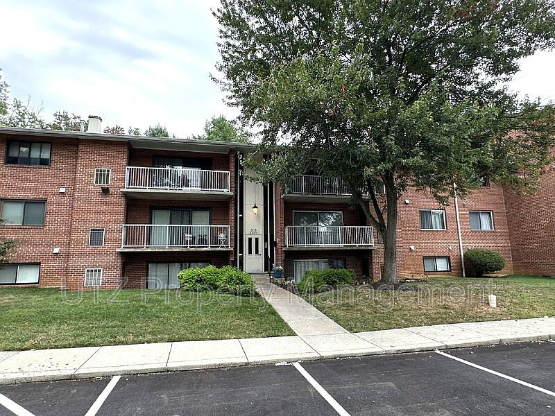 1st image of 205 Erin Way APT 104