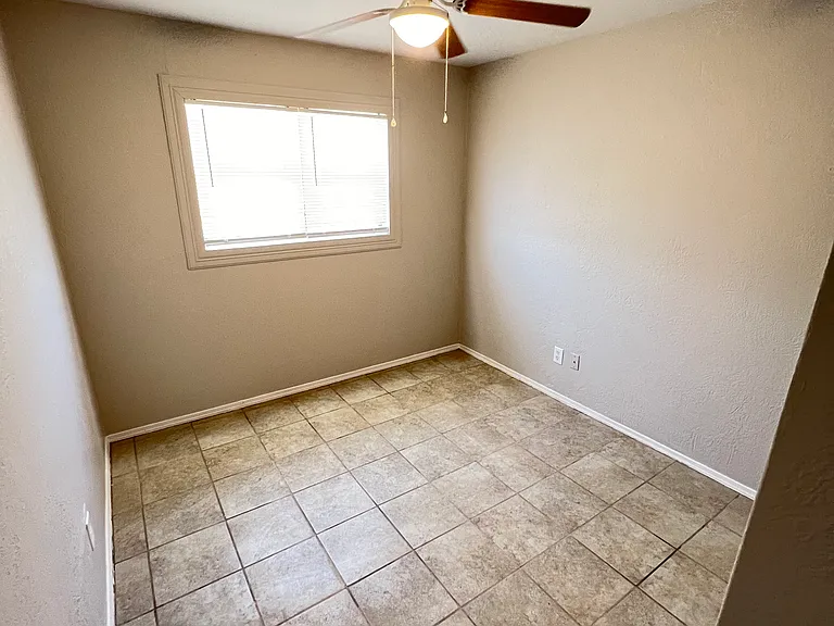 2928 N Grand St — Photo 8