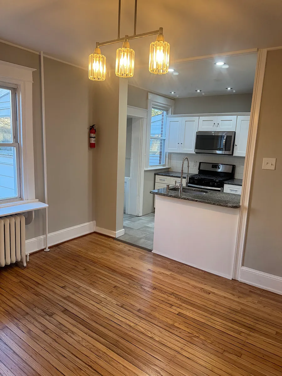 Building Photo - 31 Cherry St #31