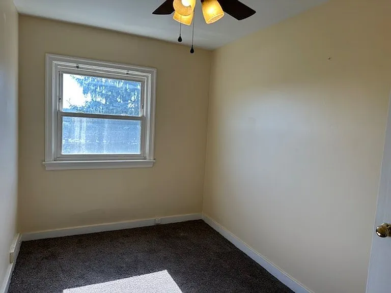 2437 Mercer St — Photo 10