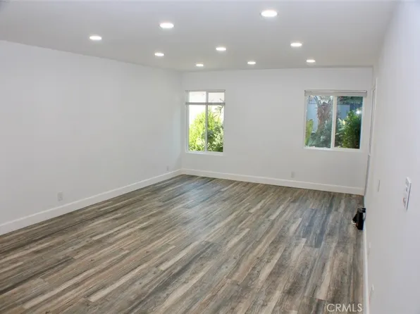 18645 Hatteras St Unit 127, Tarzana, CA 91356