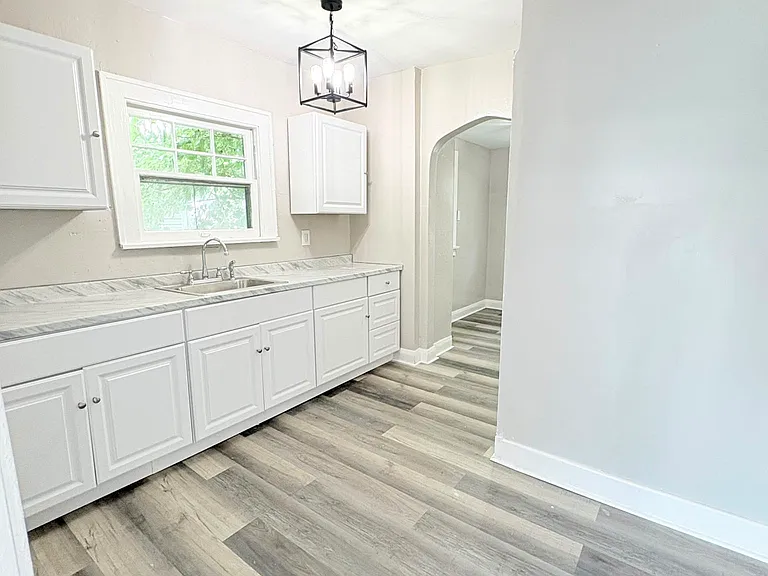 804 Alvison Rd — Photo 11