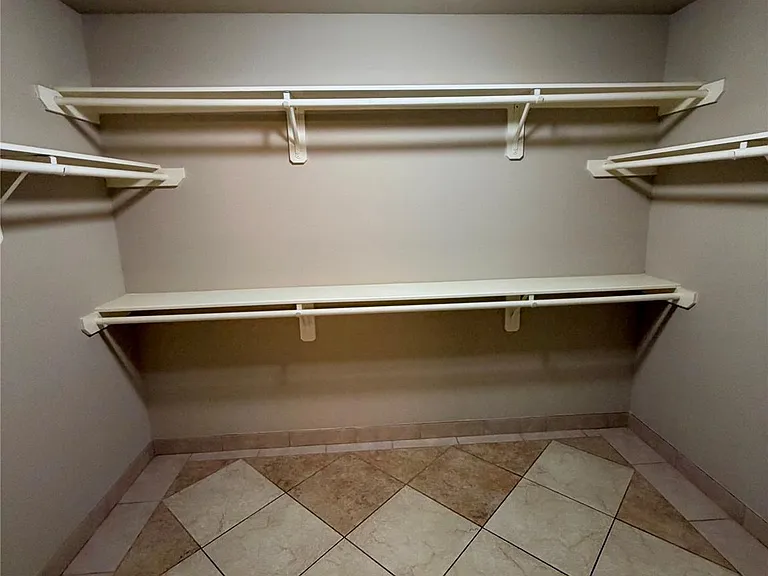 3715 Lindenfield Dr — Photo 34