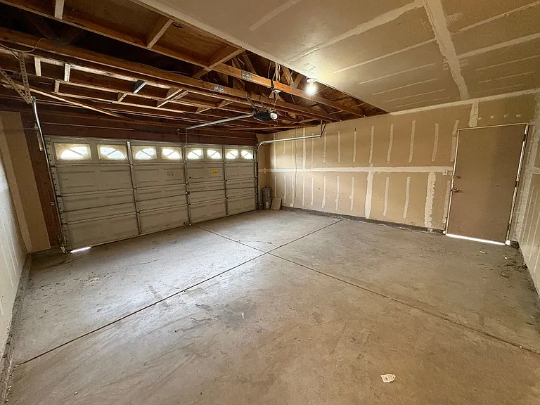 723 N Simon St — Photo 29
