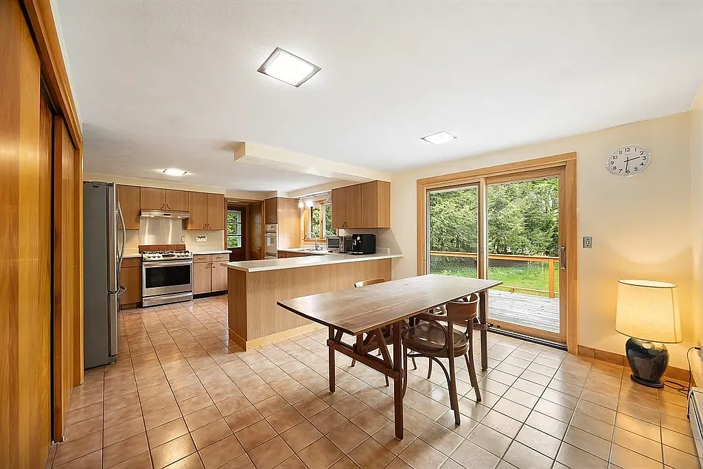4 bed, 1722 sqft, $4,000 — Photo 4
