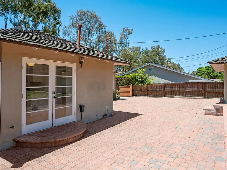 3409 Palos Verdes Dr N — Photo 24