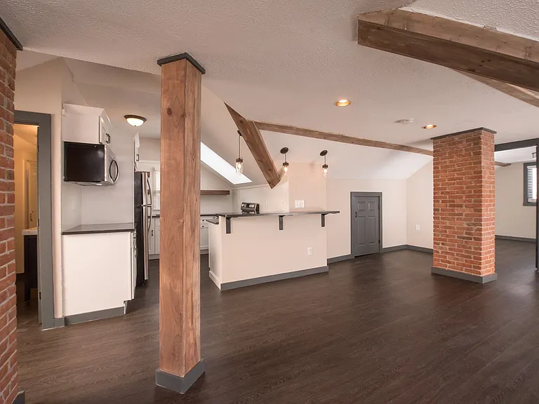 130 Van Dam St — Photo 3