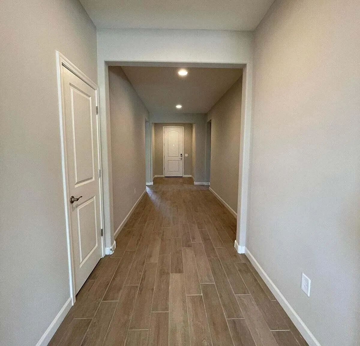 4 bed, 3.0 bath, 2342 sqft, $2,800 — Photo 4