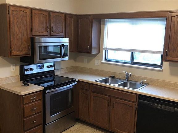 5th image of 2326 N Knoll Dr