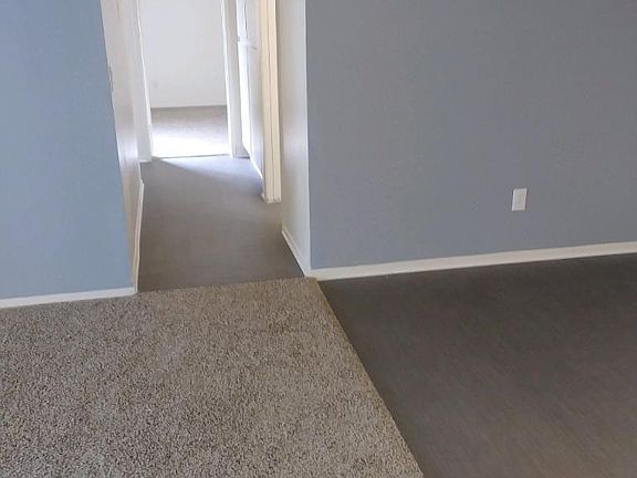 5th image of 227 New York St APT O