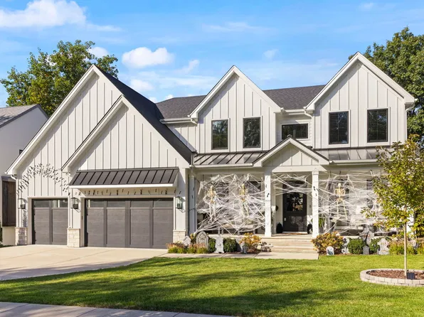 417 Bayberry Ln, Naperville, IL 60563