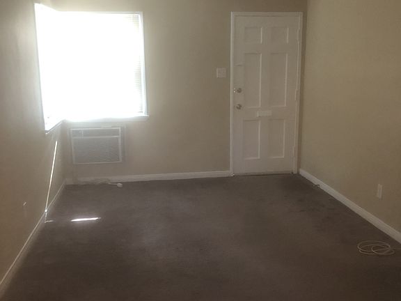 3rd image of 1743 N Hollywood Way