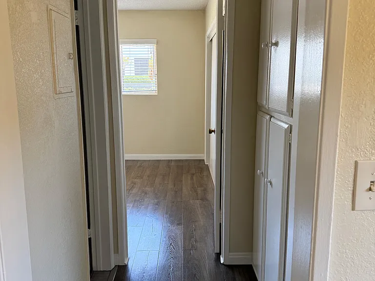 724 E Hardy St — Photo 5