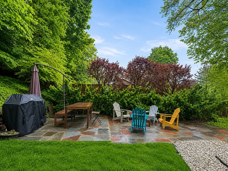 20 Dorchester Dr — Photo 3