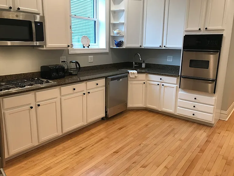 4322 N Leavitt St #1 — Photo 8