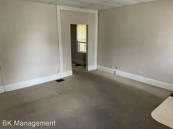 2nd image of 909 N 10th St #11510253