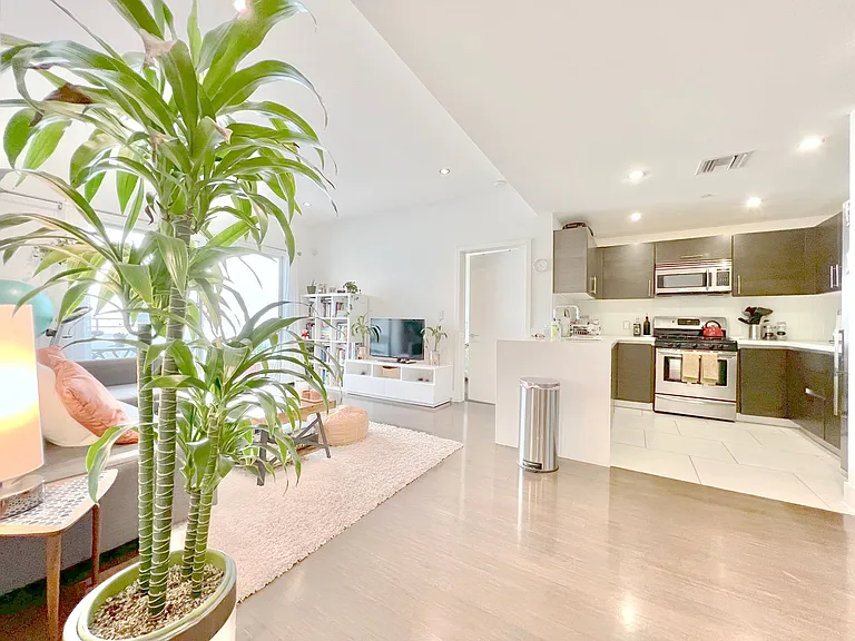 1700 Sawtelle Blvd #219 — Photo 4