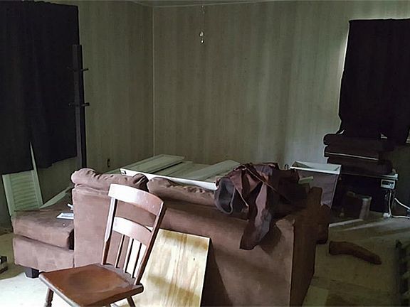 3rd image of 219 Moose Dr