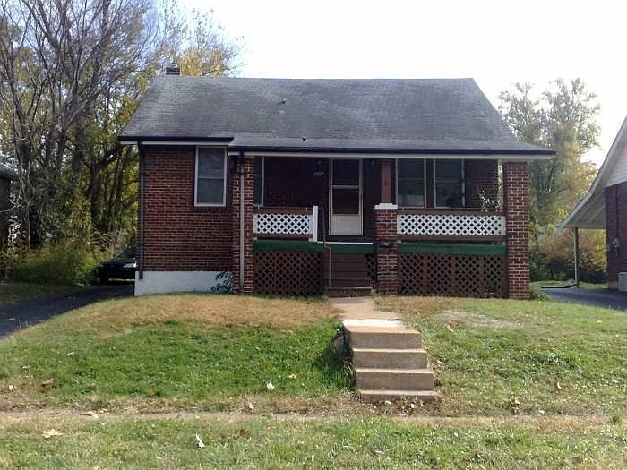 1st image of 2452 Gothland Ave