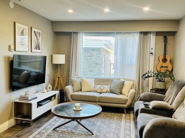 8 Ralgreen Cres, Kitchener, ON N2M 1T9