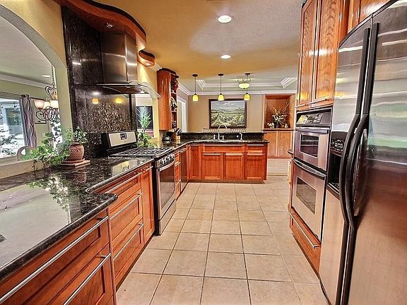 5th image of 3411 Harmony Ln