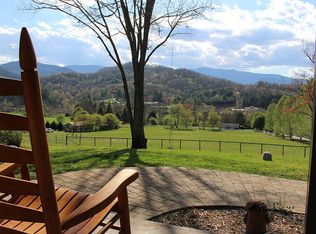 9 Spotted Fawn Ln, Franklin, NC 28734