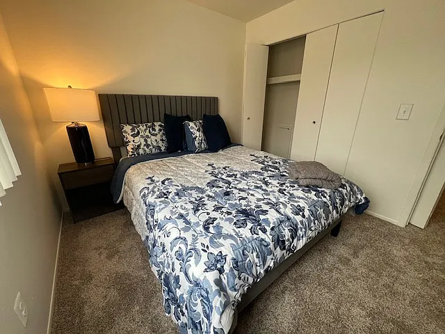 Lexington Manor Apartments — Photo 6