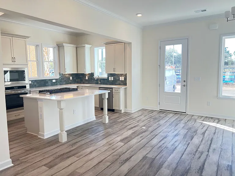 2800 Cook Cir #A — Photo 11