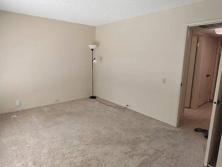 613 Edgebrook Ct — Photo 23