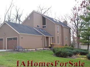 5141 Chestnut Ridge Rd, Cedar Rapids, IA 52411