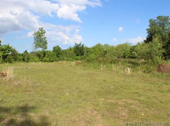 2nd image of 123rd East Ave