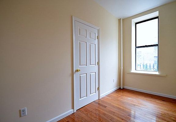 4th image of 277 W 150th St