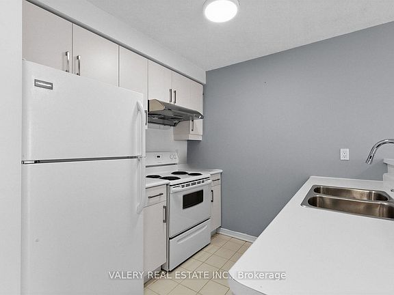 5th image of 10 Yonge St #2910