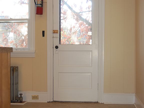 4th image of 14 Hall St