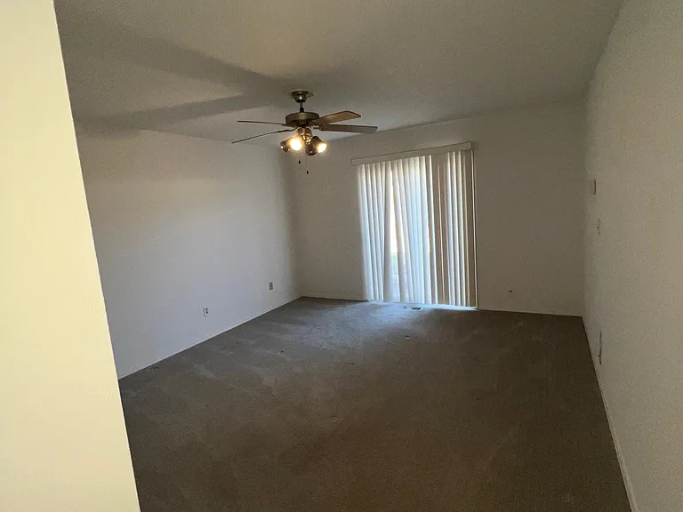 Master bed room and sliding door to back yard