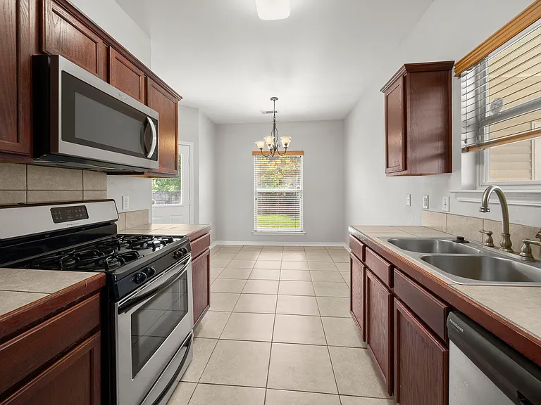 48317 Fox Hollow Blvd — Photo 6