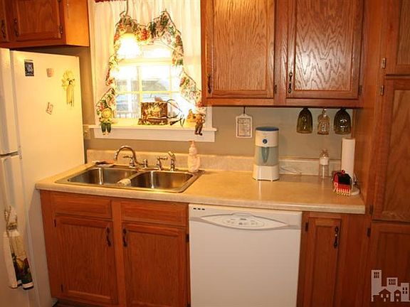 2nd image of 9637 Blake Circle NE