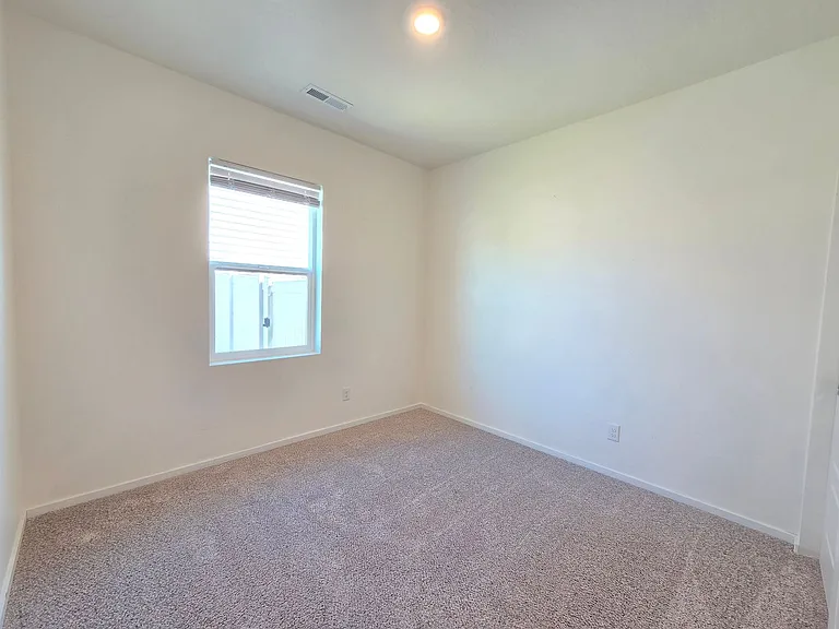 5711 W Georgetown Ln — Photo 26