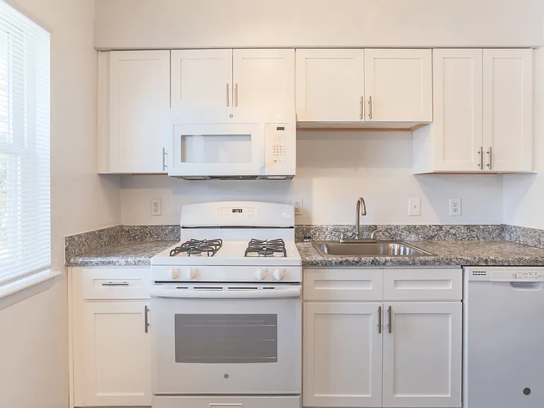 395 Hilltop Dr #395C — Photo 8