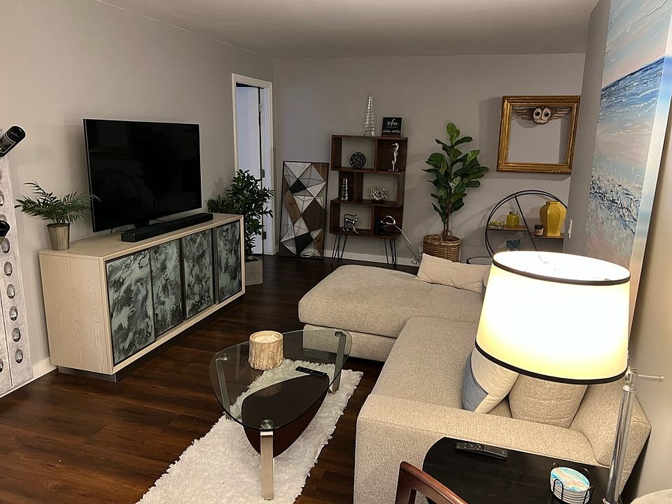 1st image of 3770 Crown Point Dr Unit 104