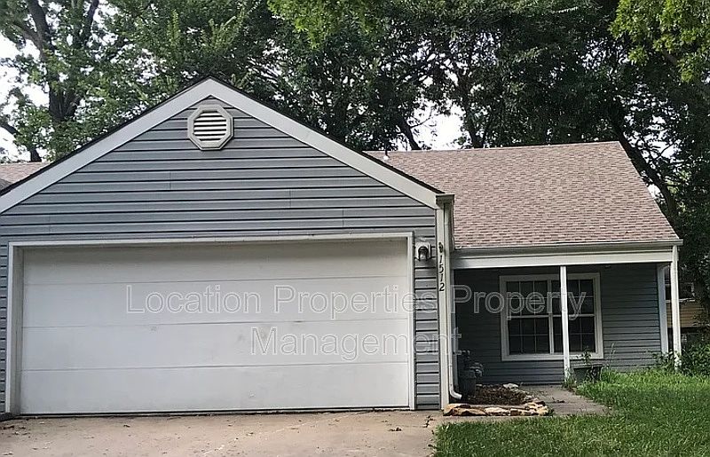2nd image of 1512 Pin Oak Dr