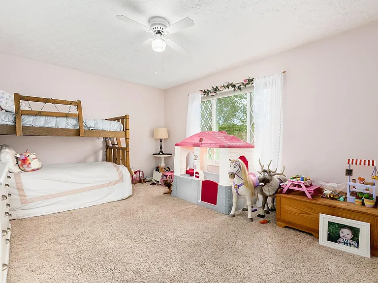2104 Scottingham Dr — Photo 14