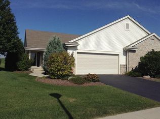 1220 Steeplechase Dr, Watertown, WI 53094