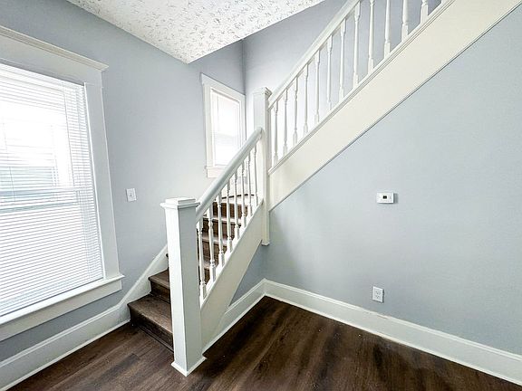 2nd image of 118-120 N Sheffield Ave #8DC023834