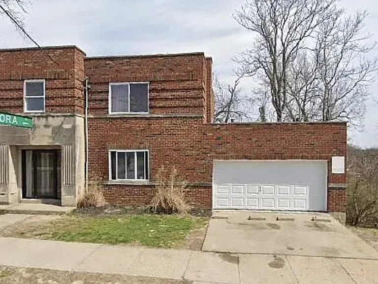 2332 Harrison Ave #5 — Photo 2