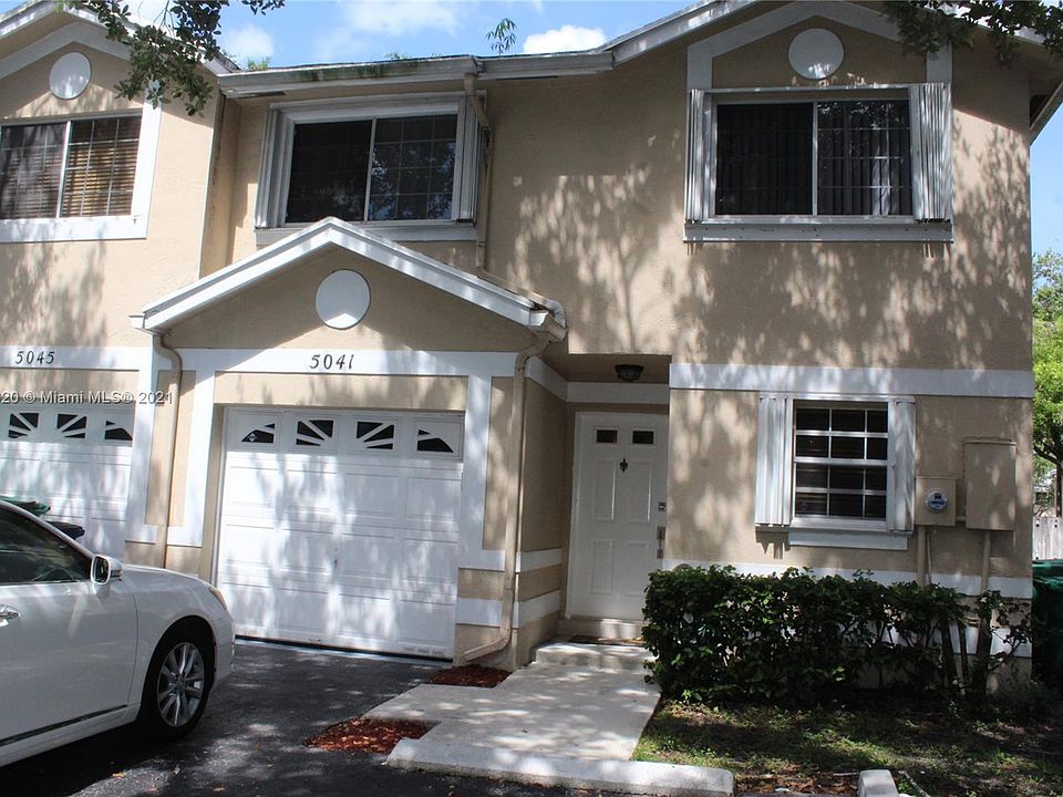 1st image of 5041 SW 121st Ter