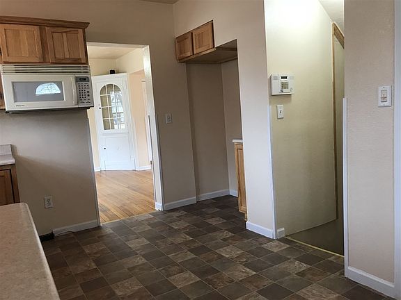 3rd image of 107 Norwood Ave