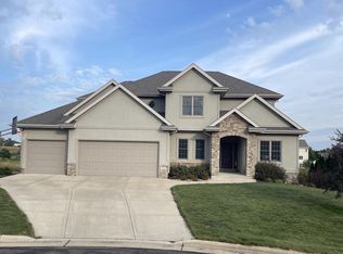 906 Conservancy Ct, Cottage Grove, WI 53527