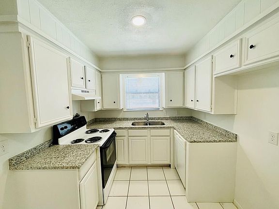 5th image of 1203 Redwood Dr #A
